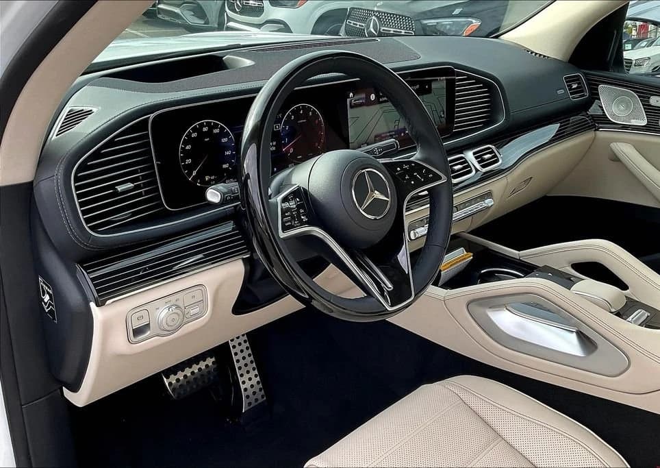 Mercedes-Benz GLS GLS 450 4MATIC SUV 2026 — side view