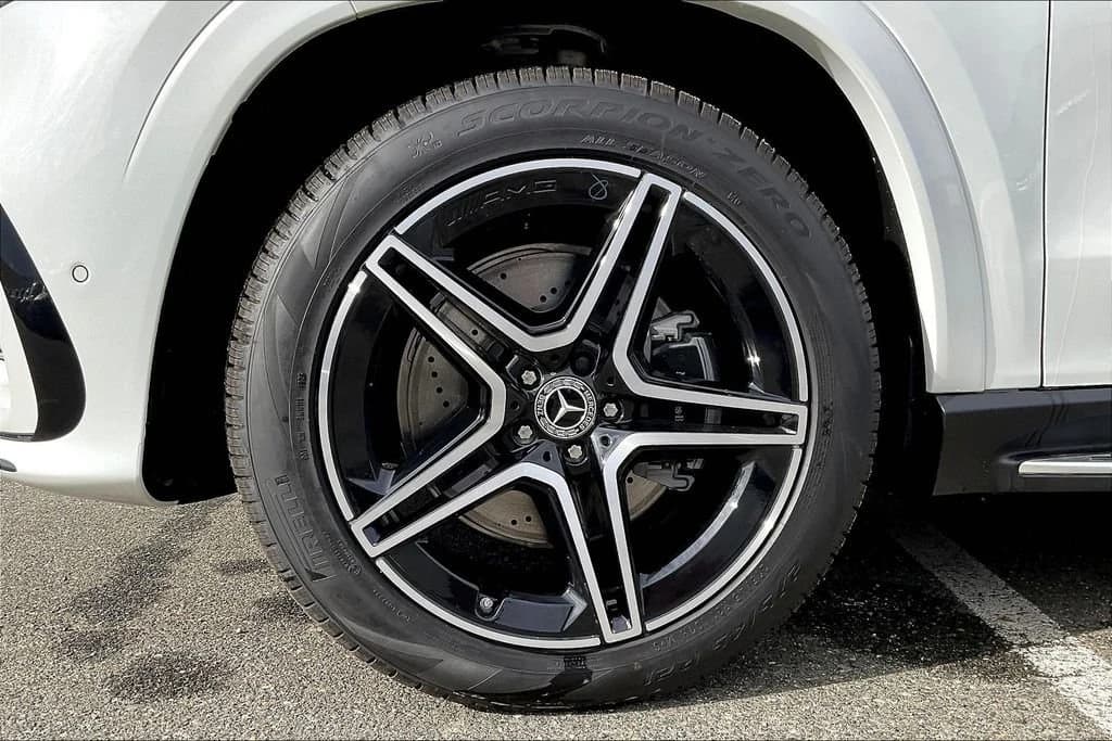 Mercedes-Benz GLS GLS 450 4MATIC SUV 2026 — side view
