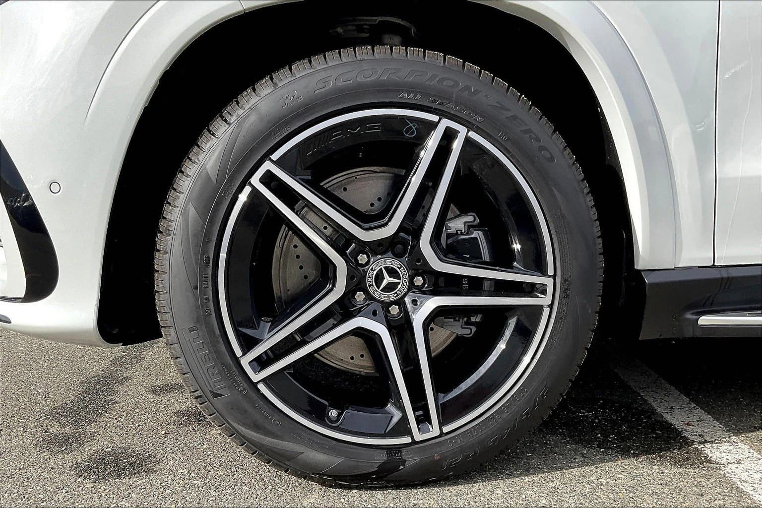 Mercedes-Benz GLS GLS 450 4MATIC SUV 2026 — side view