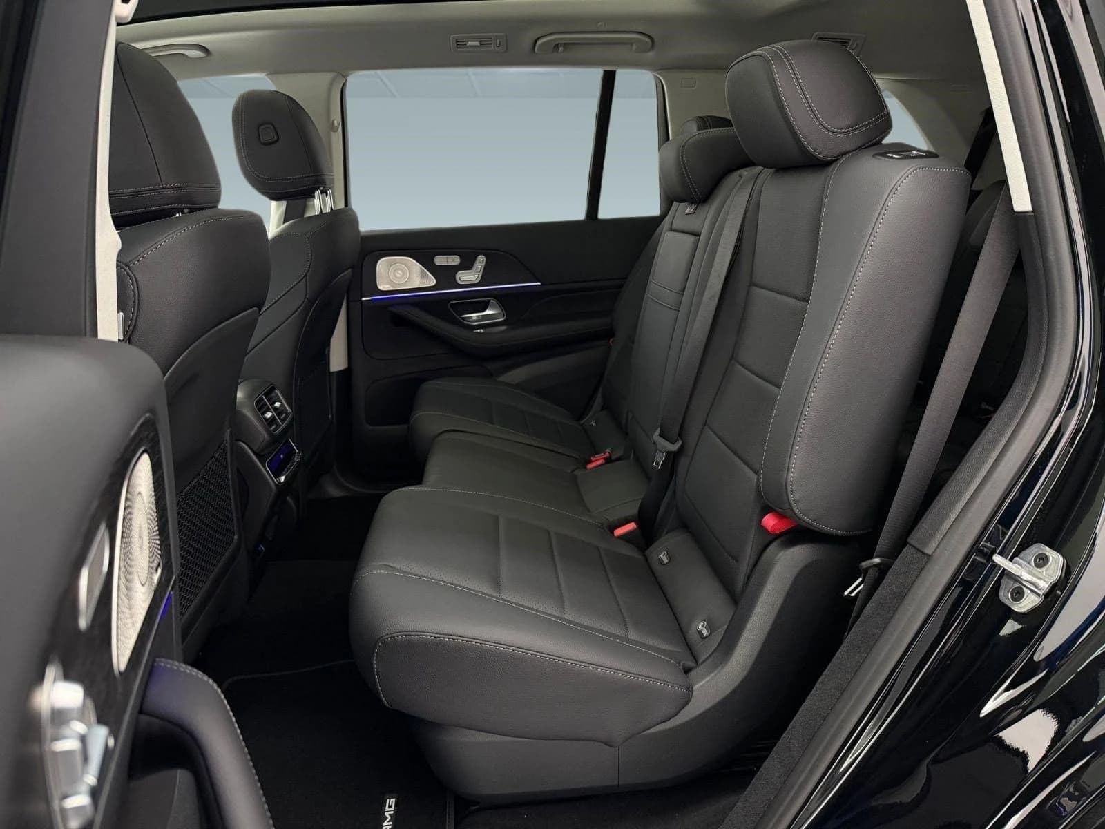 Mercedes-Benz GLS GLS 450 4MATIC SUV 2026 — side view