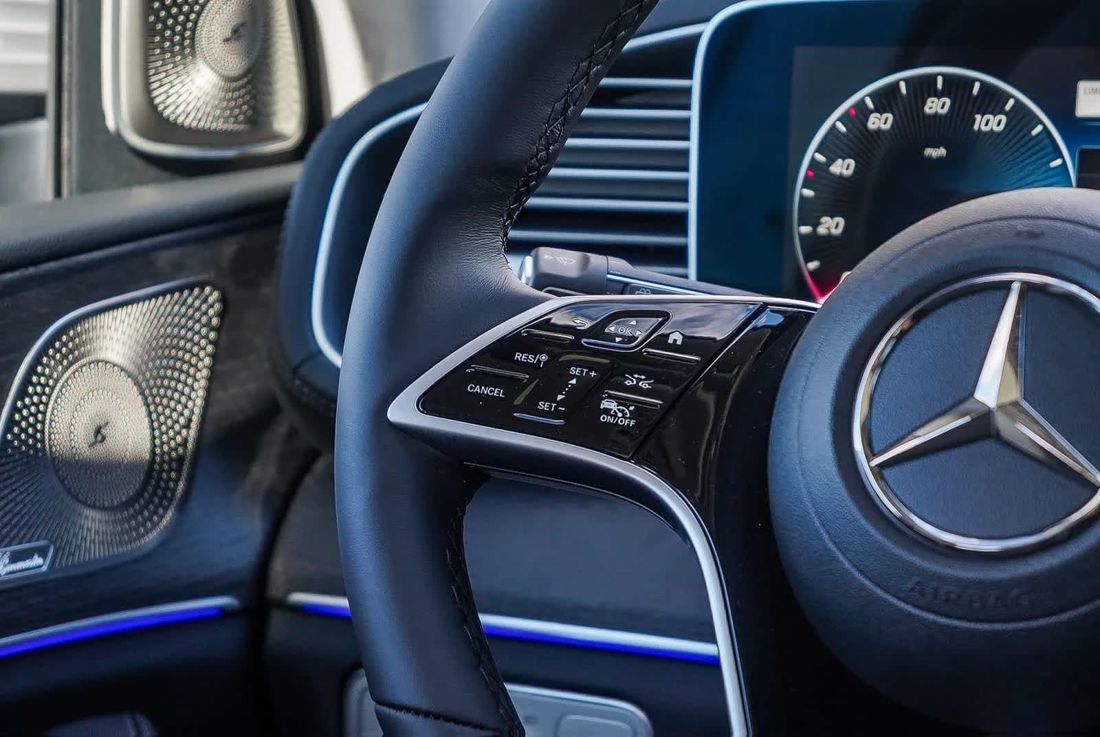 Mercedes-Benz GLS GLS 450 4MATIC SUV 2026 — side view