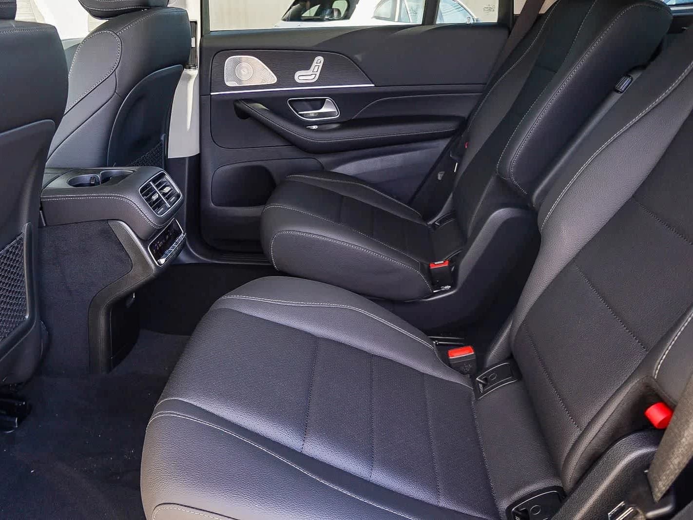 Mercedes-Benz GLS GLS 450 4MATIC SUV 2026 — side view