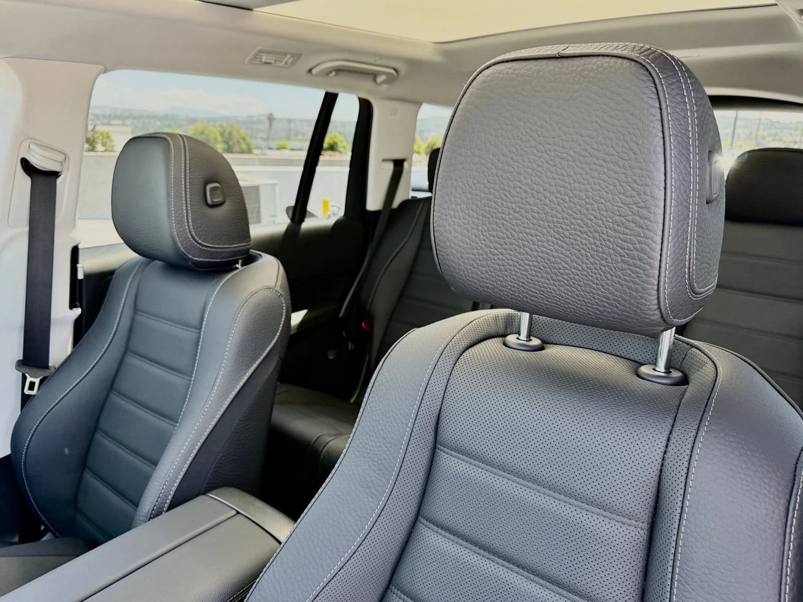 Mercedes-Benz GLS GLS 450 4MATIC SUV 2026 — side view