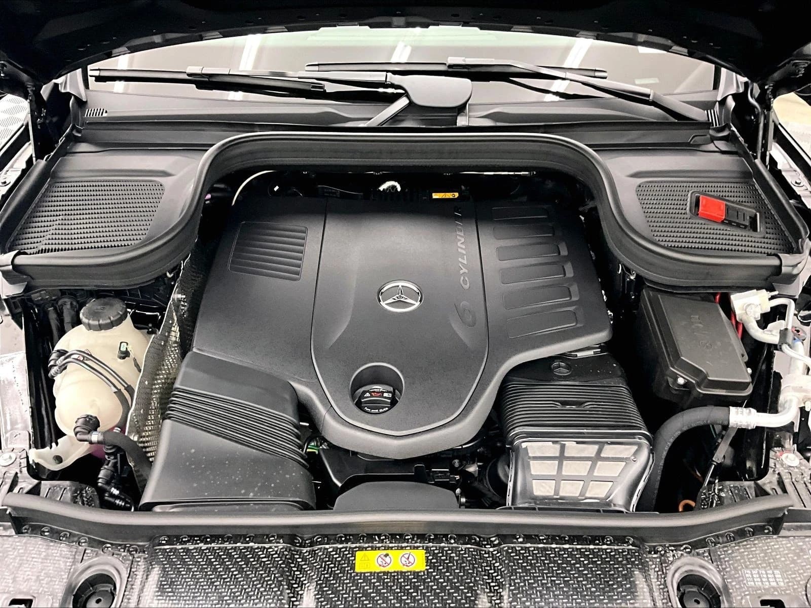 Mercedes-Benz GLS GLS 450 4MATIC SUV 2026 — side view
