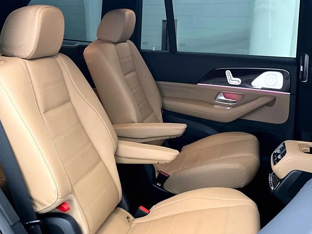 Mercedes-Benz GLS GLS 450 4MATIC SUV 2026 — side view