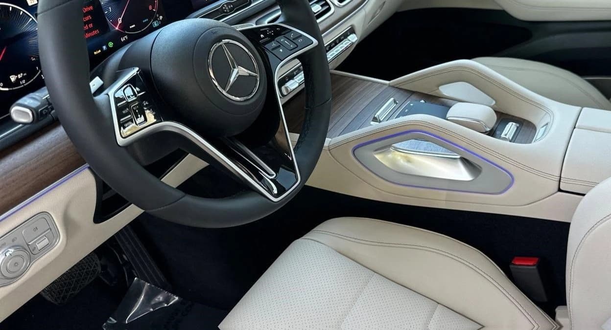 Mercedes-Benz GLS GLS 450 4MATIC SUV 2026 — side view