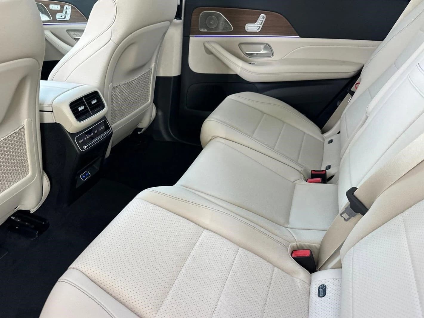 Mercedes-Benz GLS GLS 450 4MATIC SUV 2026 — side view