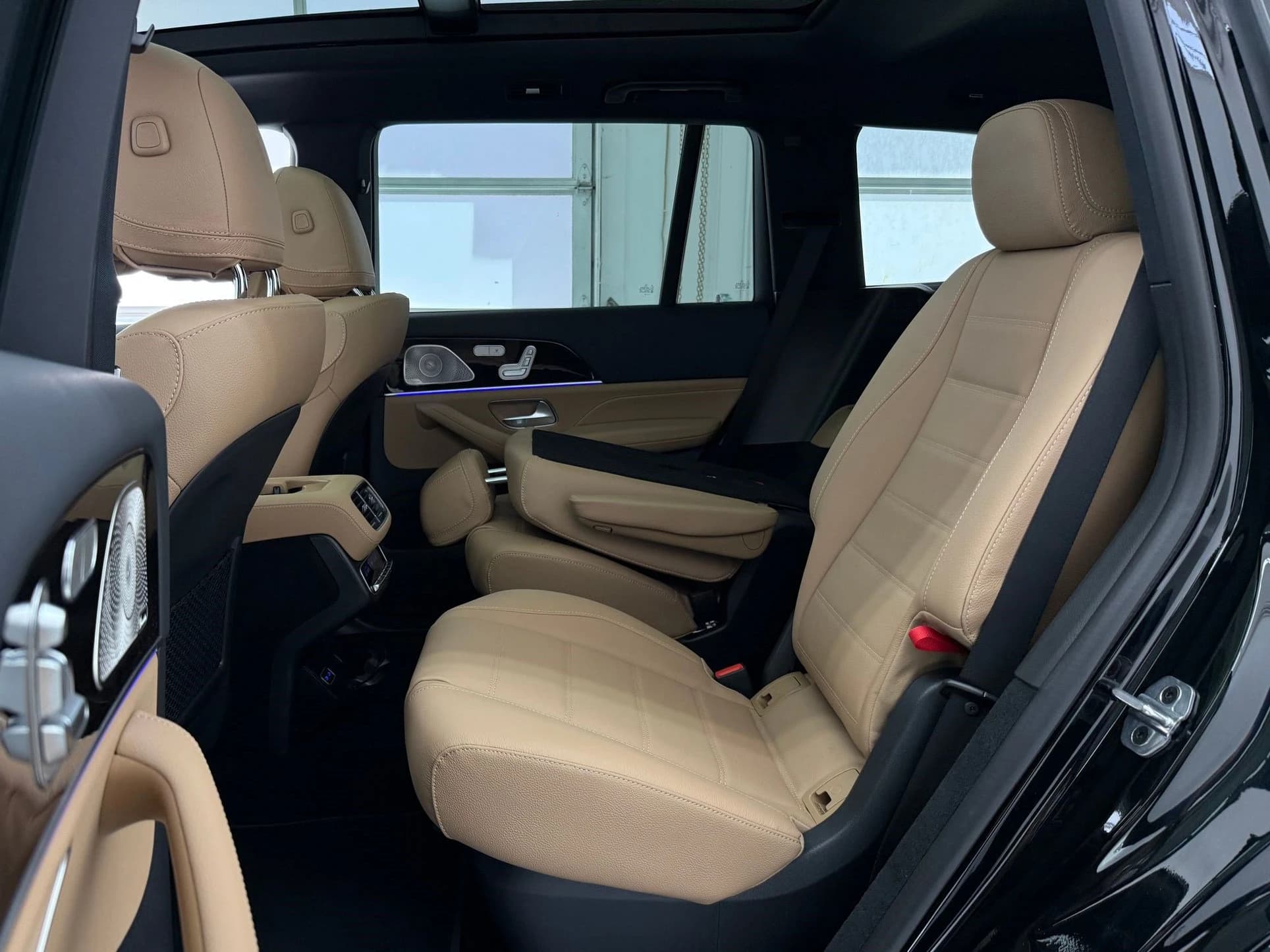 Mercedes-Benz GLS GLS 450 4MATIC SUV 2026 — side view