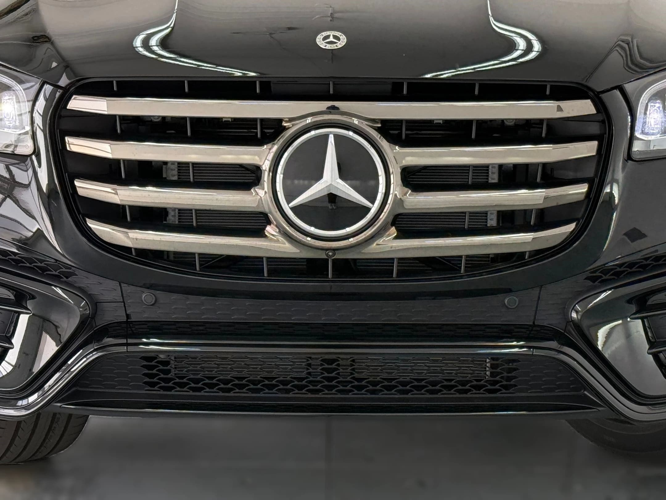Mercedes-Benz GLS GLS 450 4MATIC SUV 2026 — side view