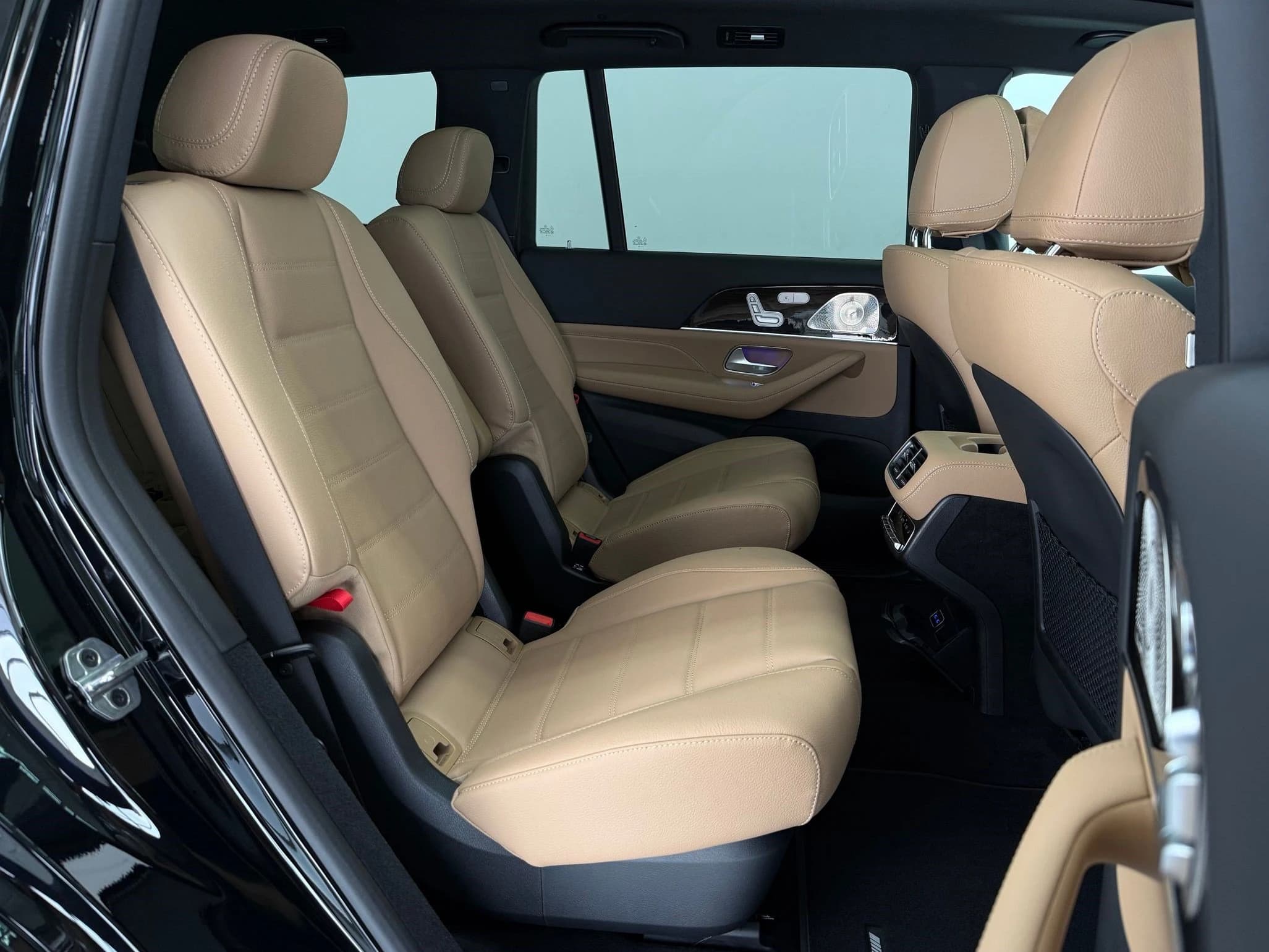 Mercedes-Benz GLS GLS 450 4MATIC SUV 2026 — side view