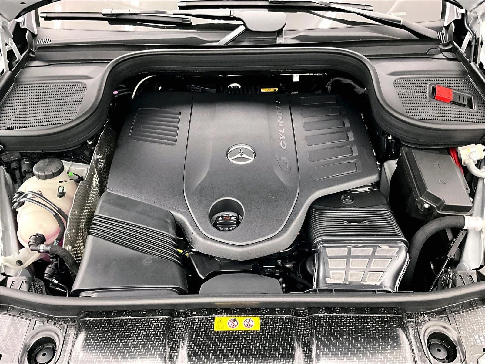Mercedes-Benz GLS GLS 450 4MATIC SUV 2026 — side view