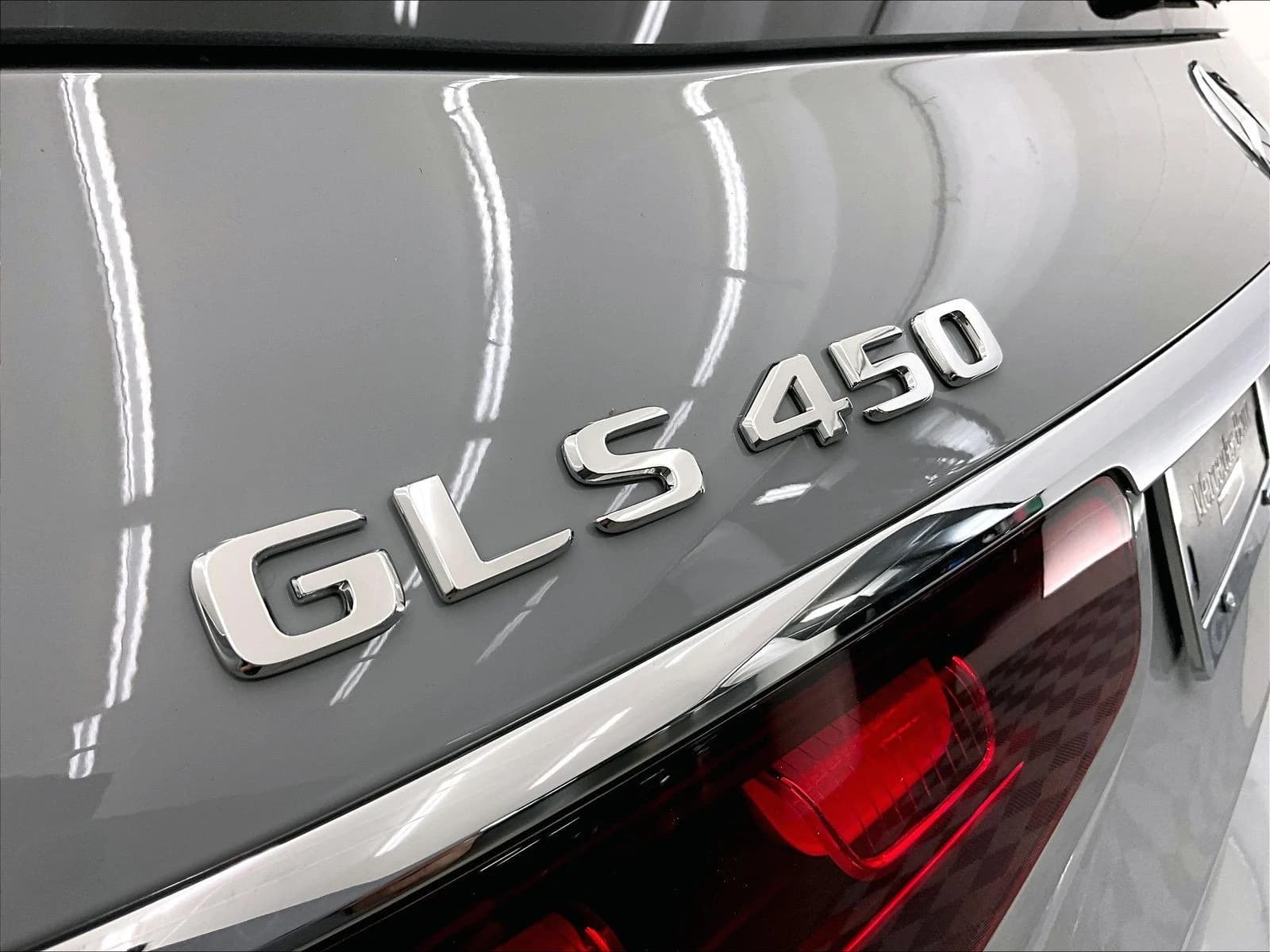Mercedes-Benz GLS GLS 450 4MATIC SUV 2026 — side view