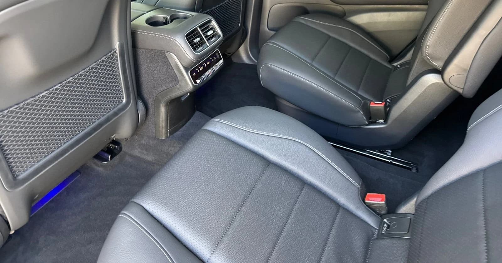 Mercedes-Benz GLS GLS 450 4MATIC SUV 2026 — side view