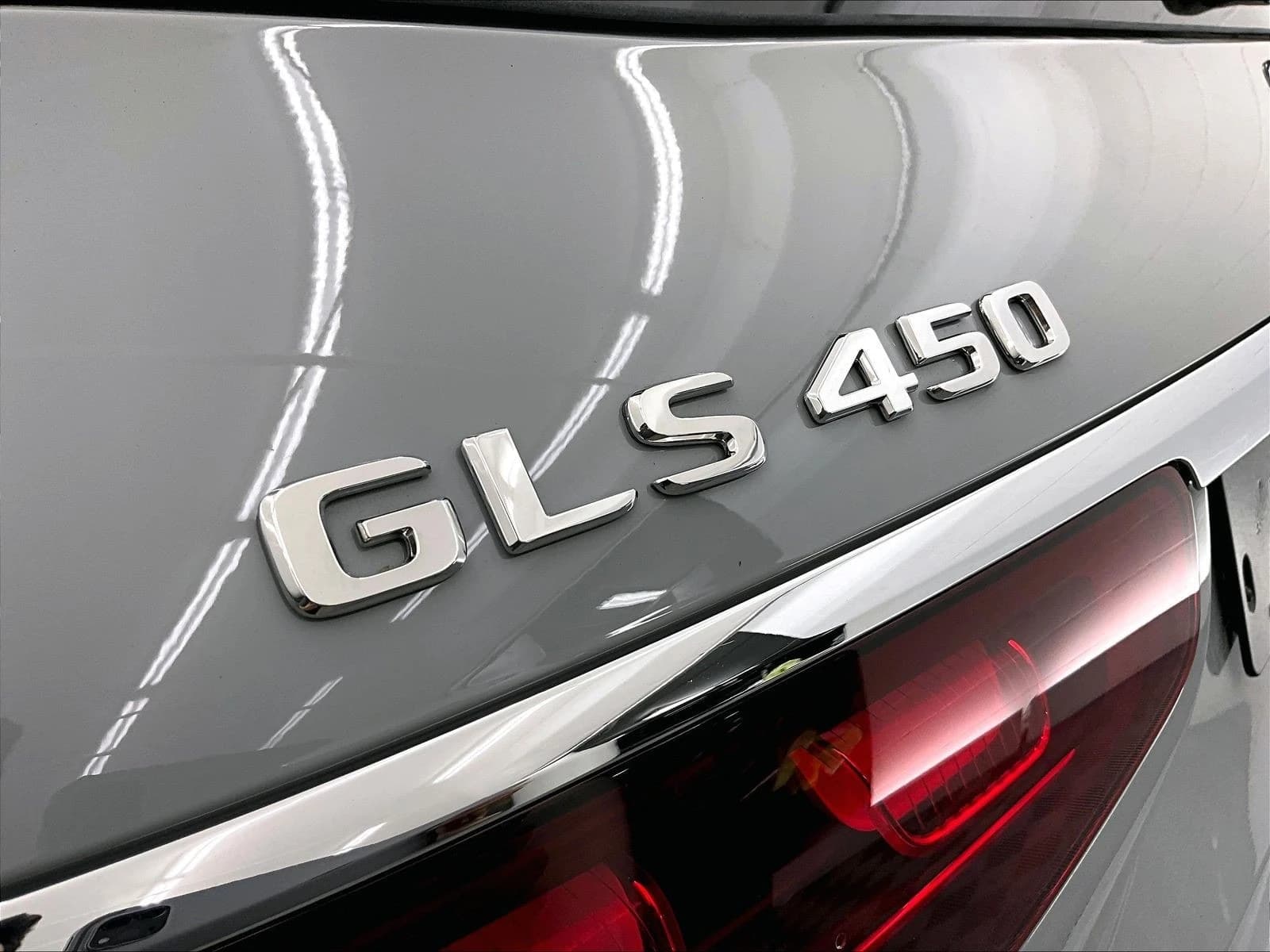 Mercedes-Benz GLS GLS 450 4MATIC SUV 2026 — side view