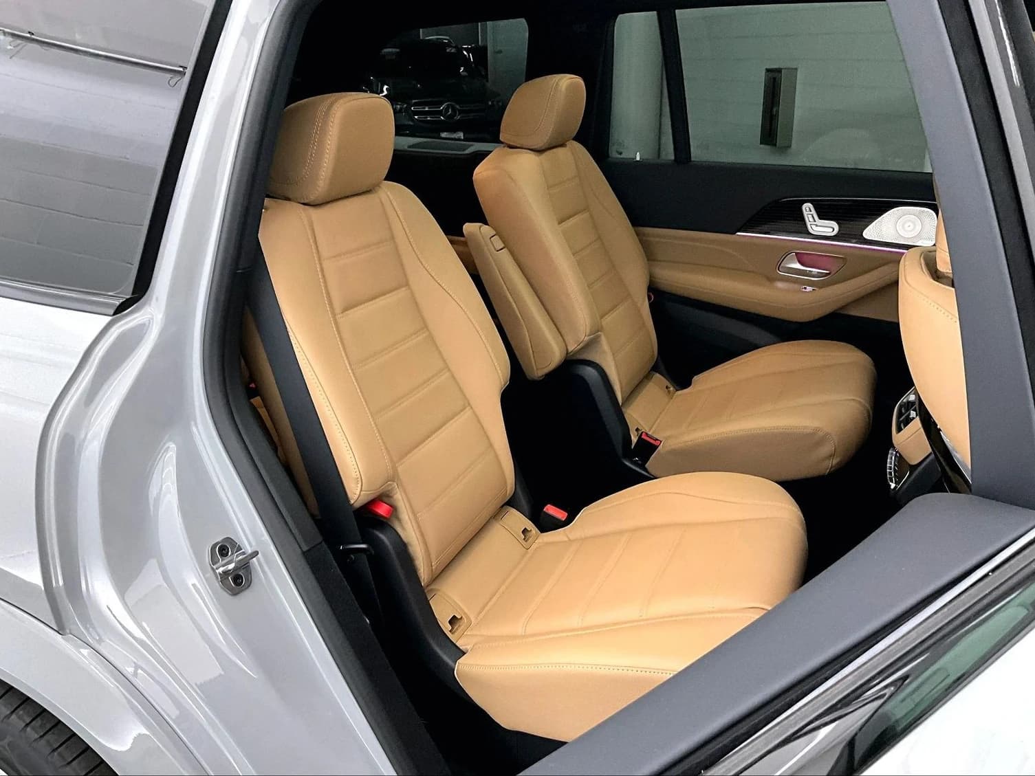 Mercedes-Benz GLS GLS 450 4MATIC SUV 2026 — side view