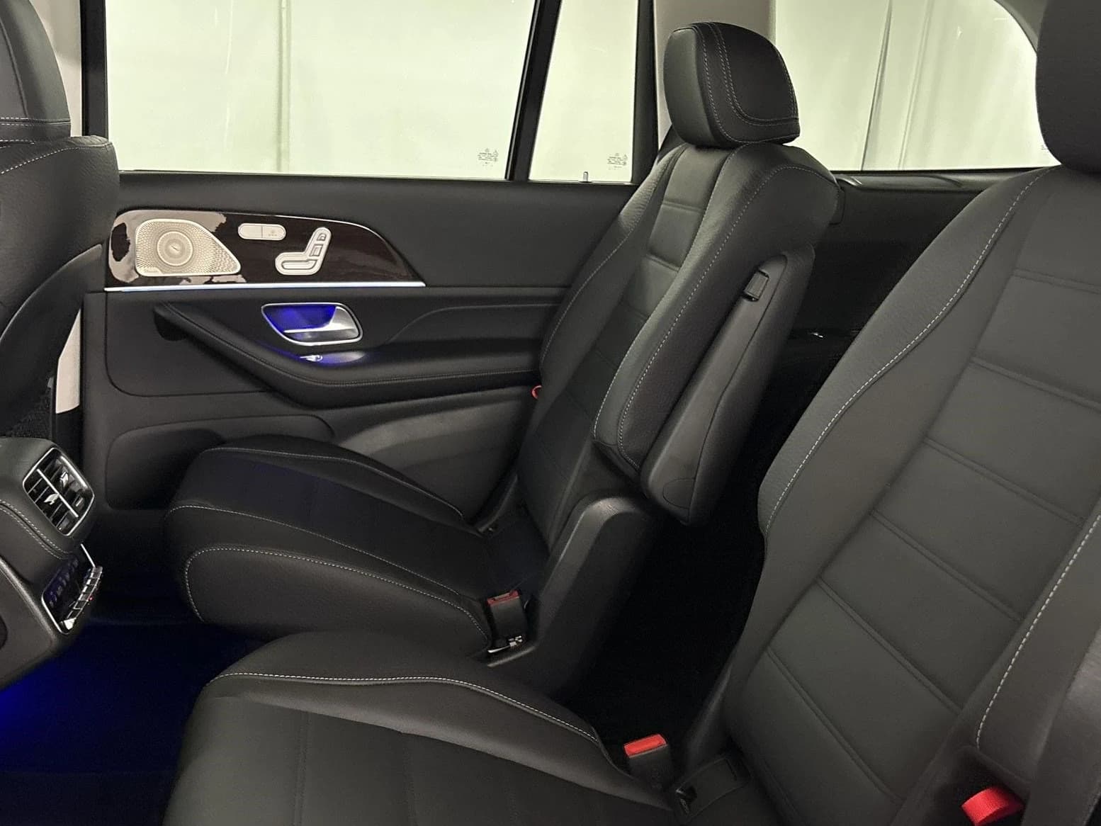 Mercedes-Benz GLS GLS 450 4MATIC SUV 2026 — side view