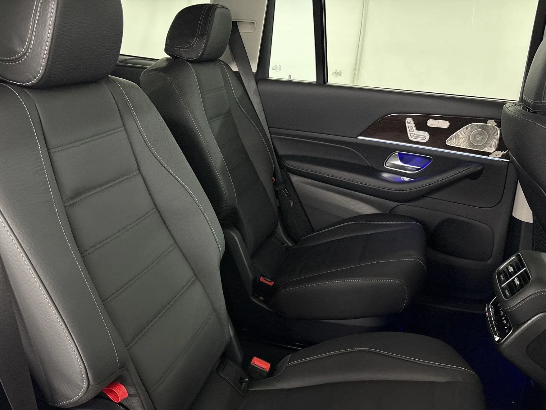 Mercedes-Benz GLS GLS 450 4MATIC SUV 2026 — side view