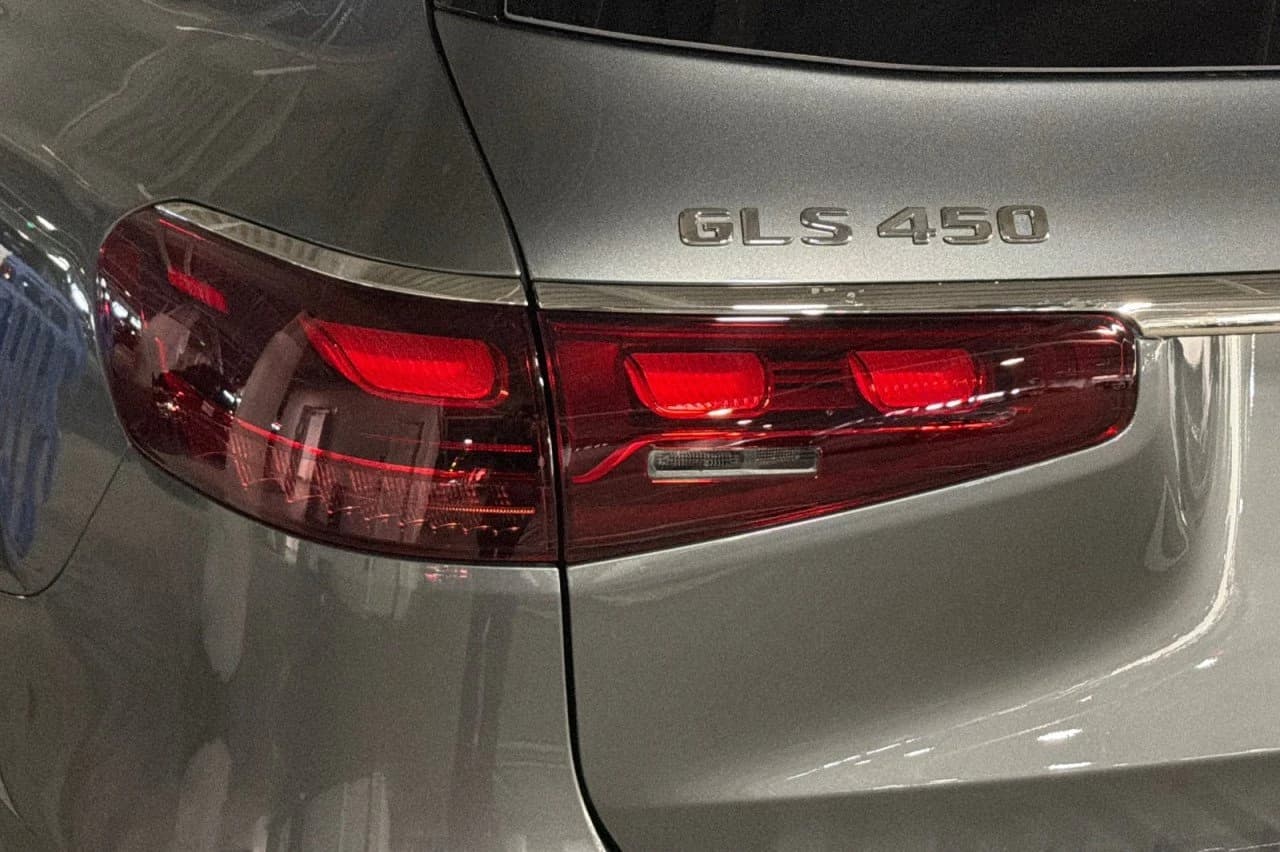 Mercedes-Benz GLS GLS 450 4MATIC SUV 2026 — side view