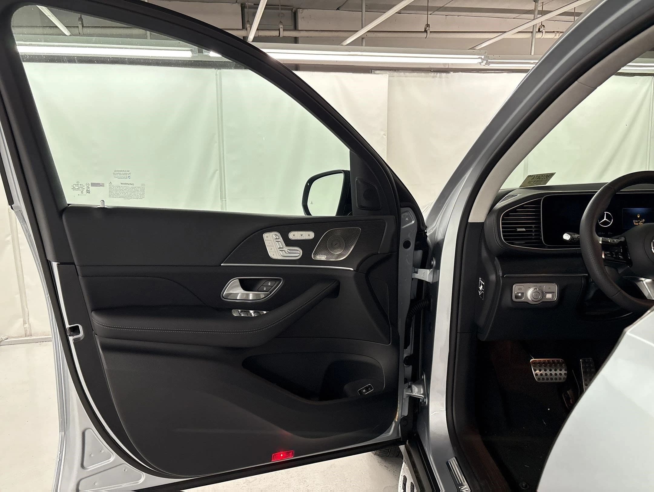 Mercedes-Benz GLS GLS 450 4MATIC SUV 2026 — side view