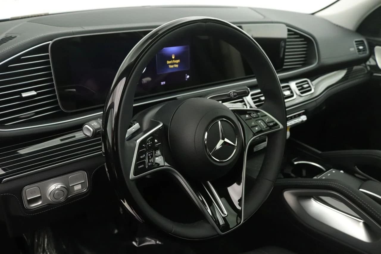 Mercedes-Benz GLS GLS 450 4MATIC SUV 2026 — side view
