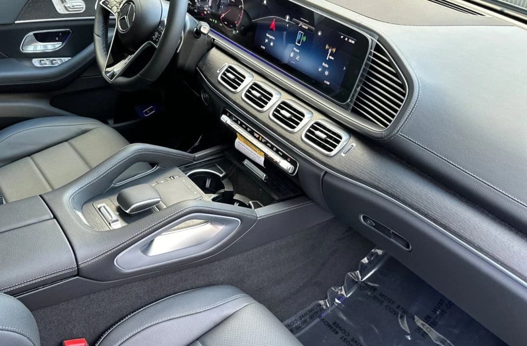 Mercedes-Benz GLS GLS 450 4MATIC SUV 2026 — side view