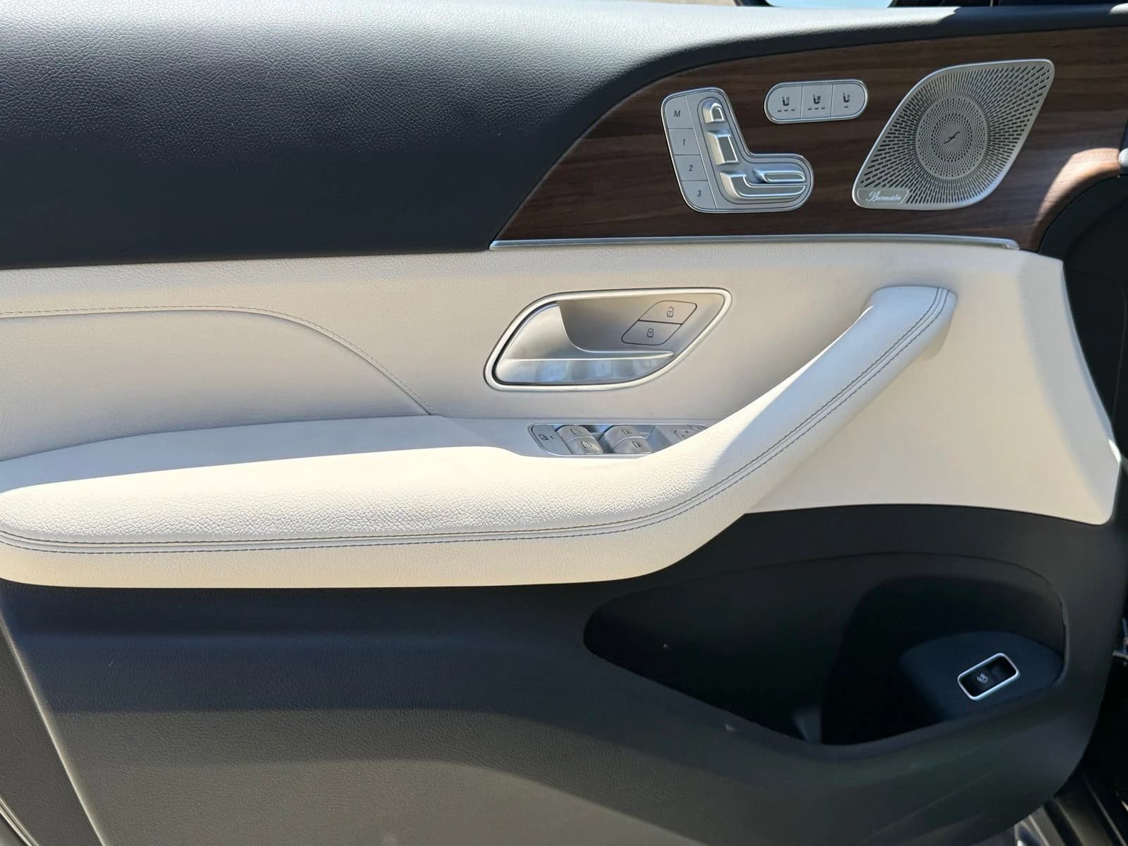 Mercedes-Benz GLS GLS 450 4MATIC SUV 2026 — side view
