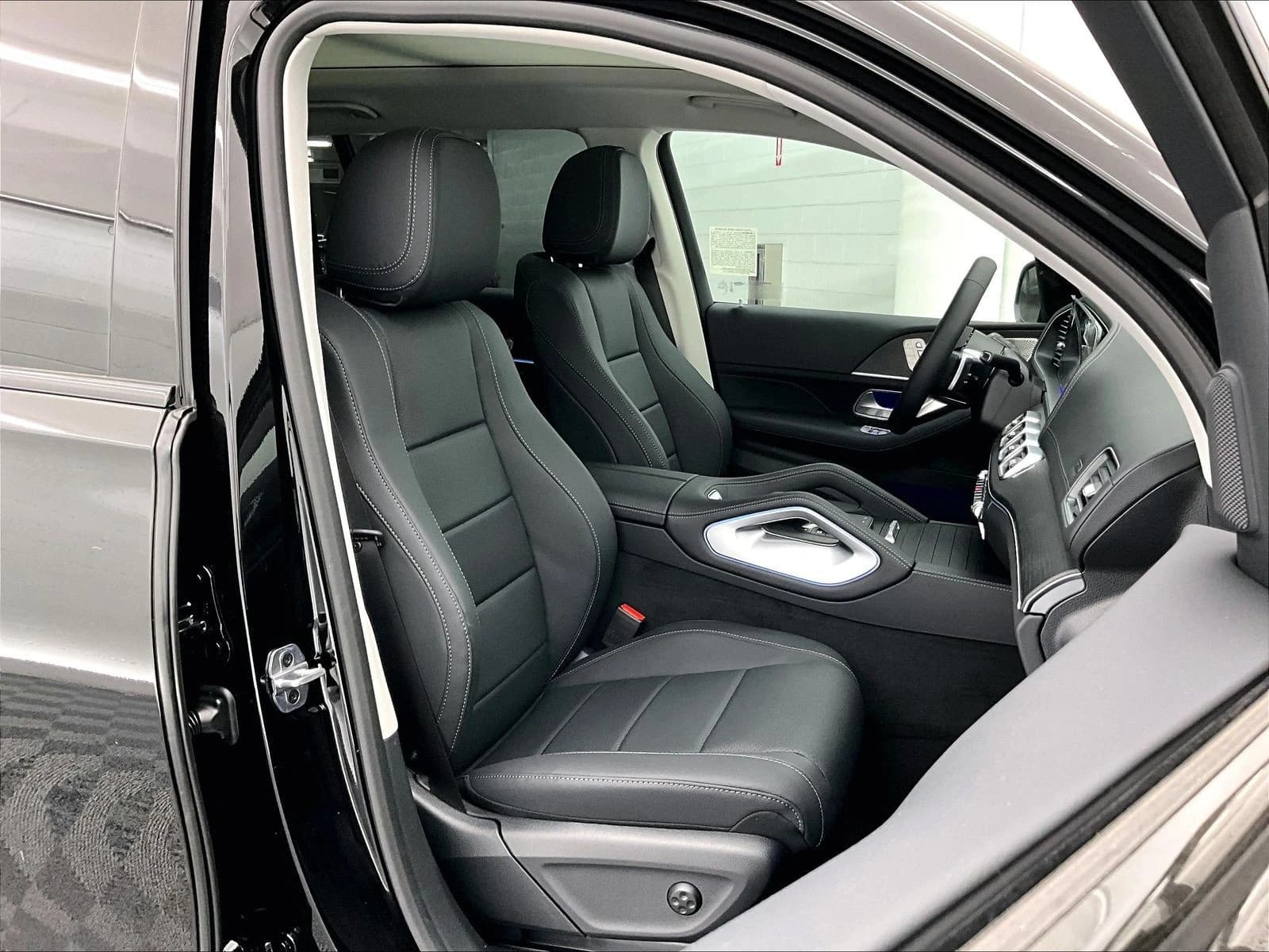 Mercedes-Benz GLS GLS 450 4MATIC SUV 2026 — side view