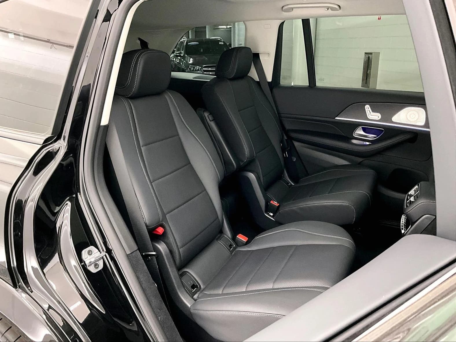 Mercedes-Benz GLS GLS 450 4MATIC SUV 2026 — side view