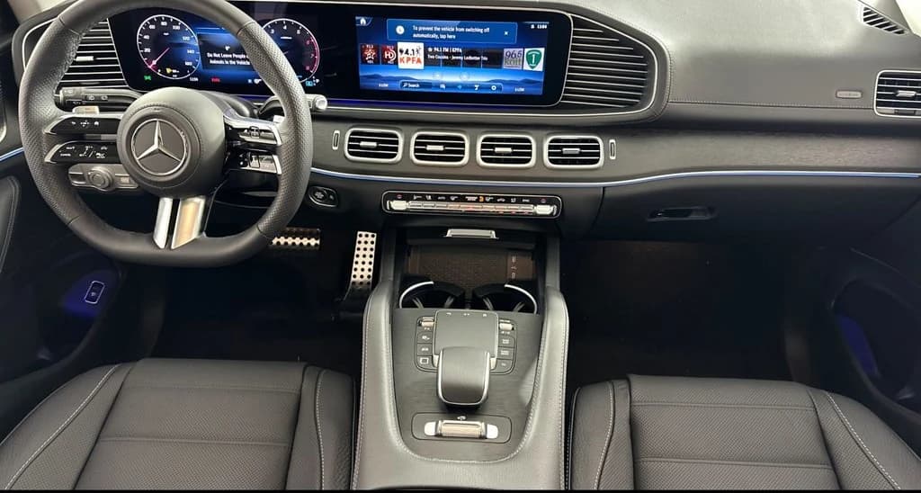 Mercedes-Benz GLS GLS 450 4MATIC SUV 2026 — side view