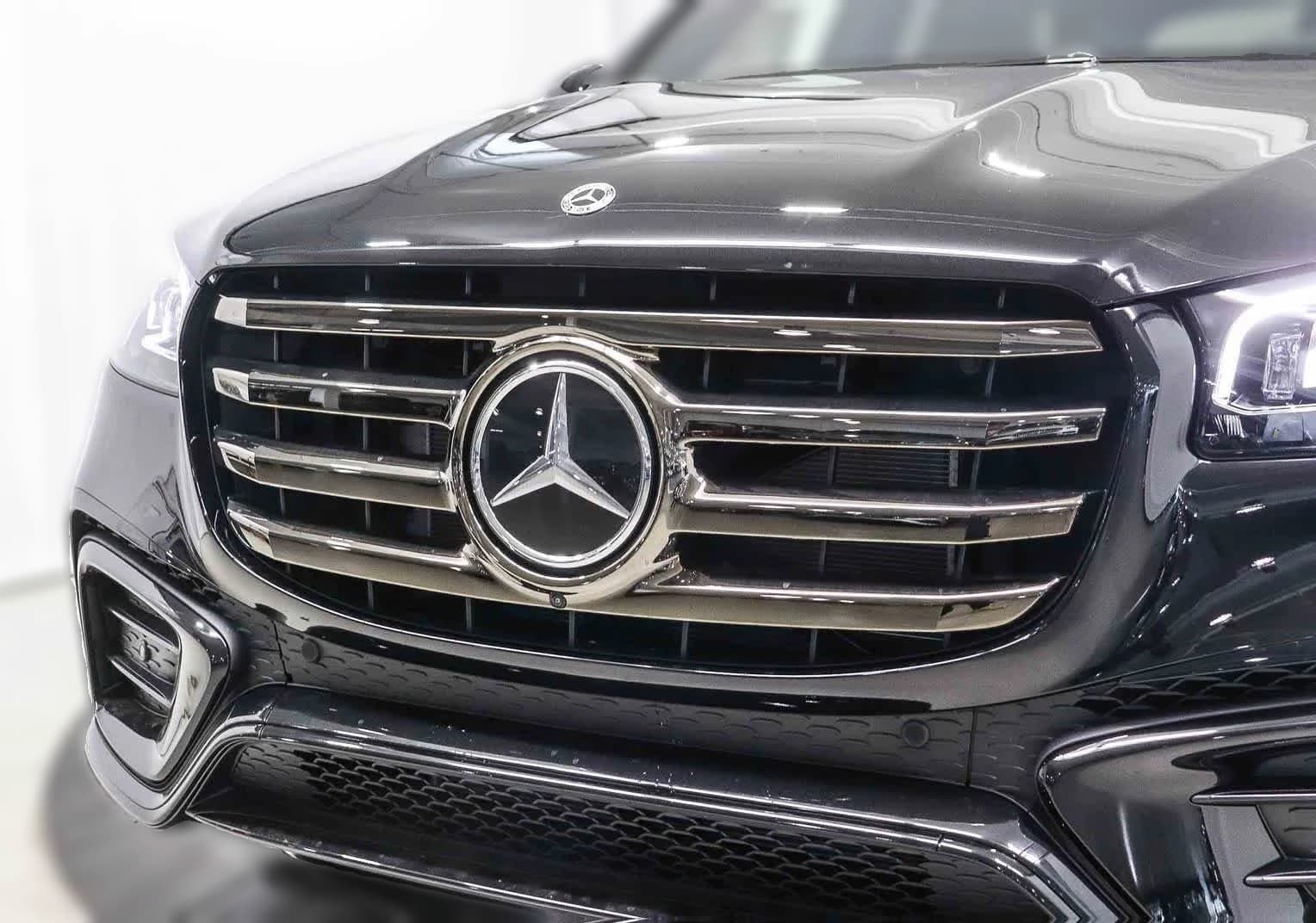 Mercedes-Benz GLS GLS 450 4MATIC SUV 2026 — side view