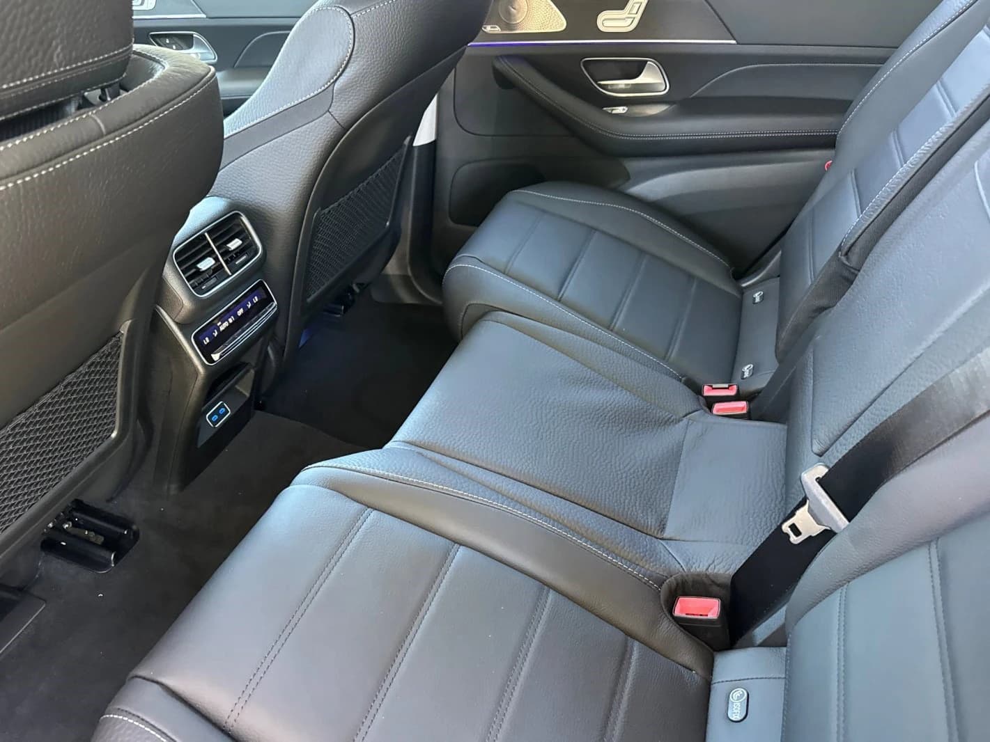 Mercedes-Benz GLS GLS 450 4MATIC SUV 2026 — side view