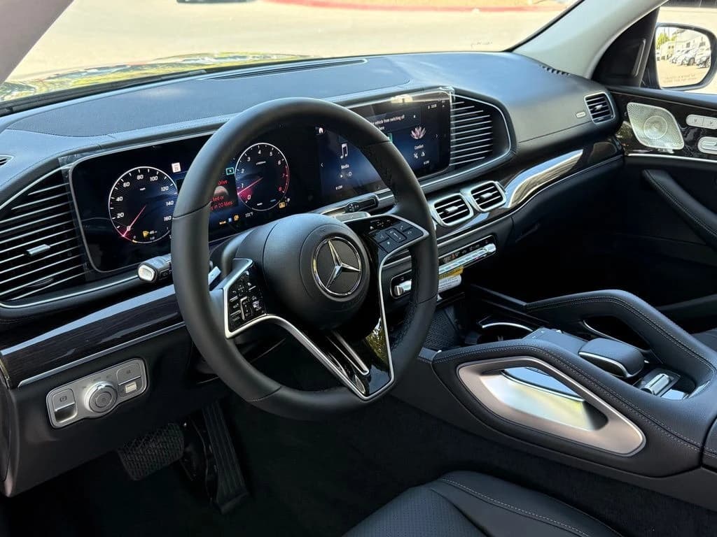 Mercedes-Benz GLS GLS 450 4MATIC SUV 2026 — side view