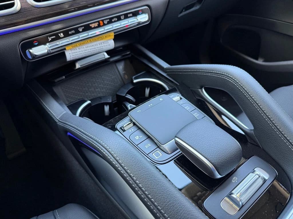 Mercedes-Benz GLS GLS 450 4MATIC SUV 2026 — side view
