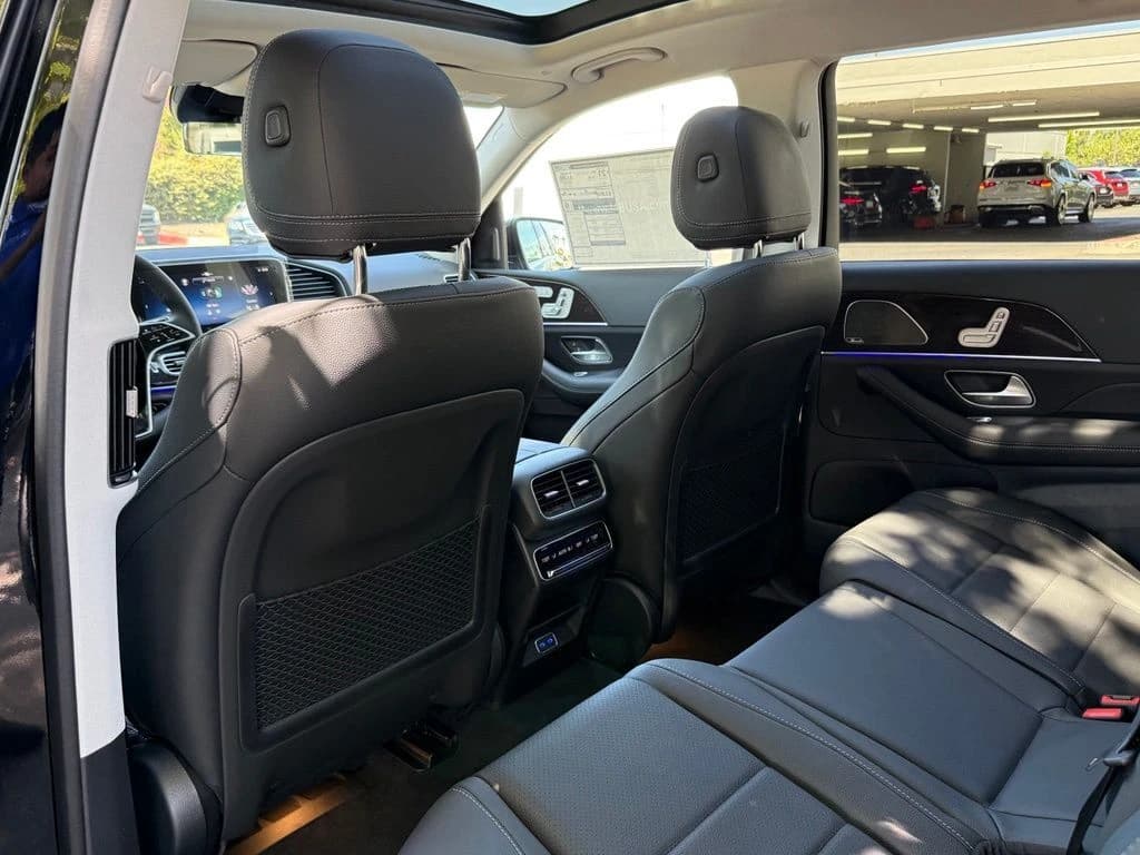 Mercedes-Benz GLS GLS 450 4MATIC SUV 2026 — side view
