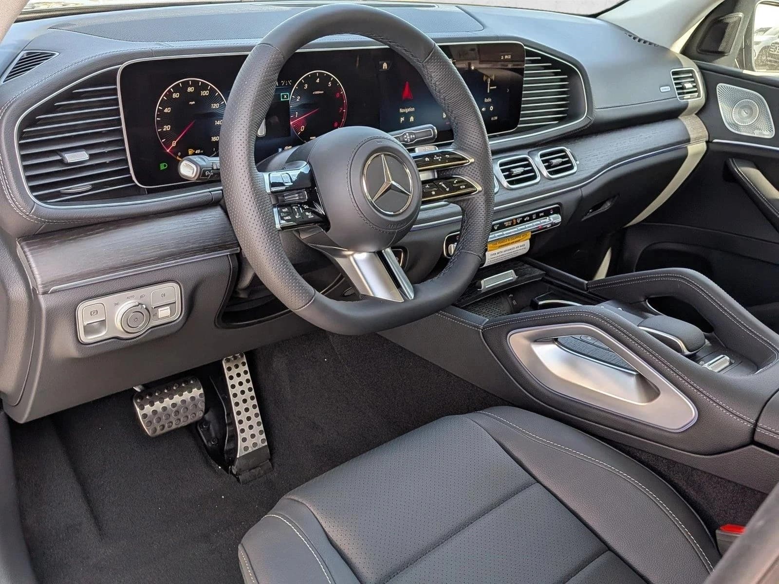 Mercedes-Benz GLS GLS 450 4MATIC SUV 2026 — side view