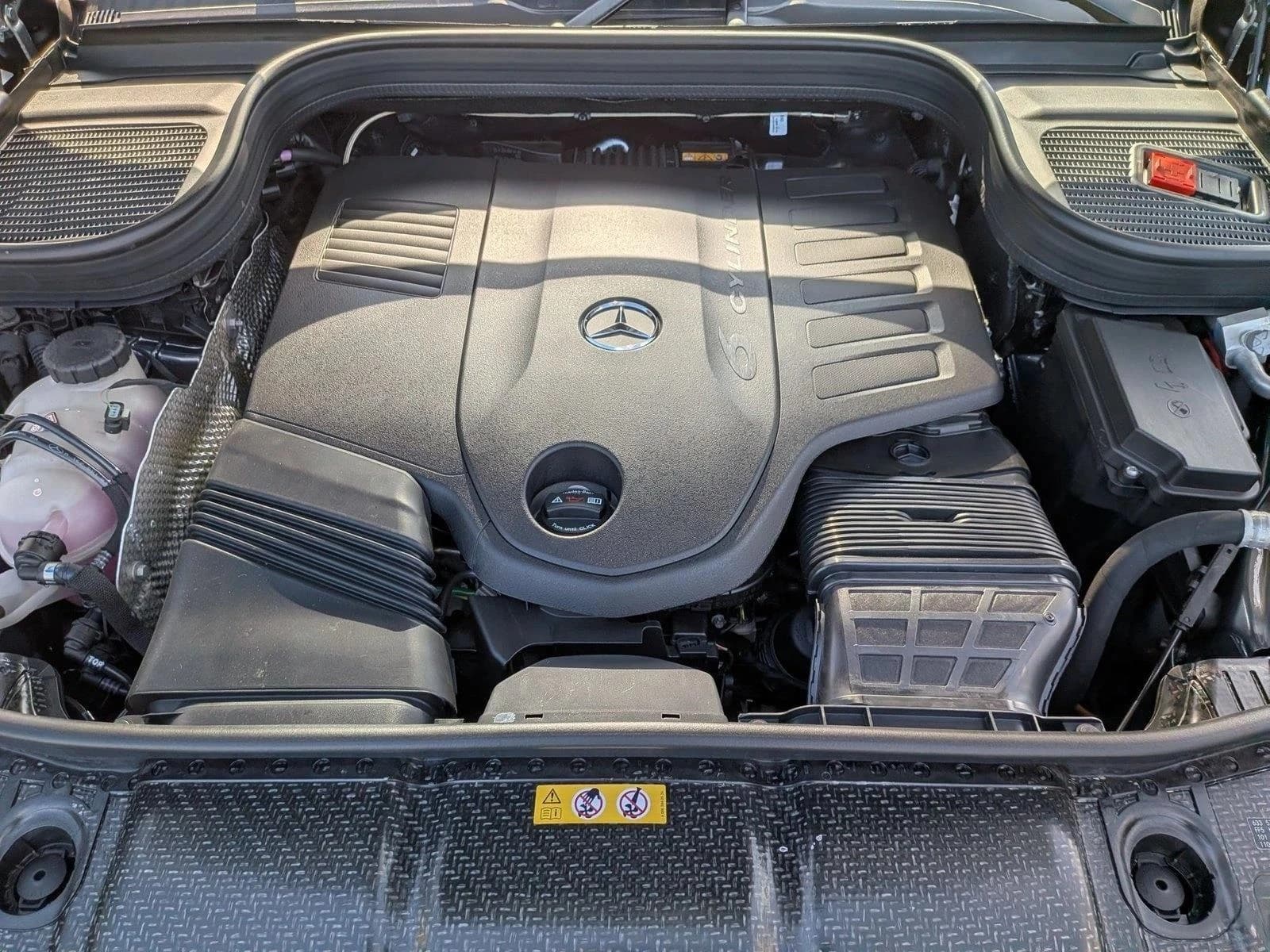 Mercedes-Benz GLS GLS 450 4MATIC SUV 2026 — side view