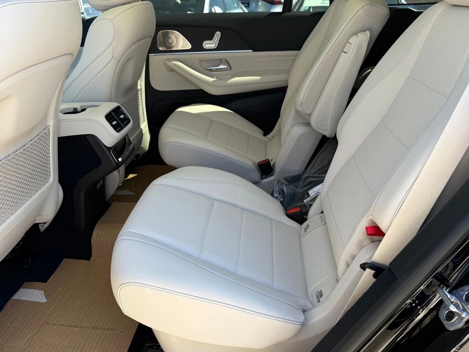 Mercedes-Benz GLS GLS 450 4MATIC SUV 2026 — side view