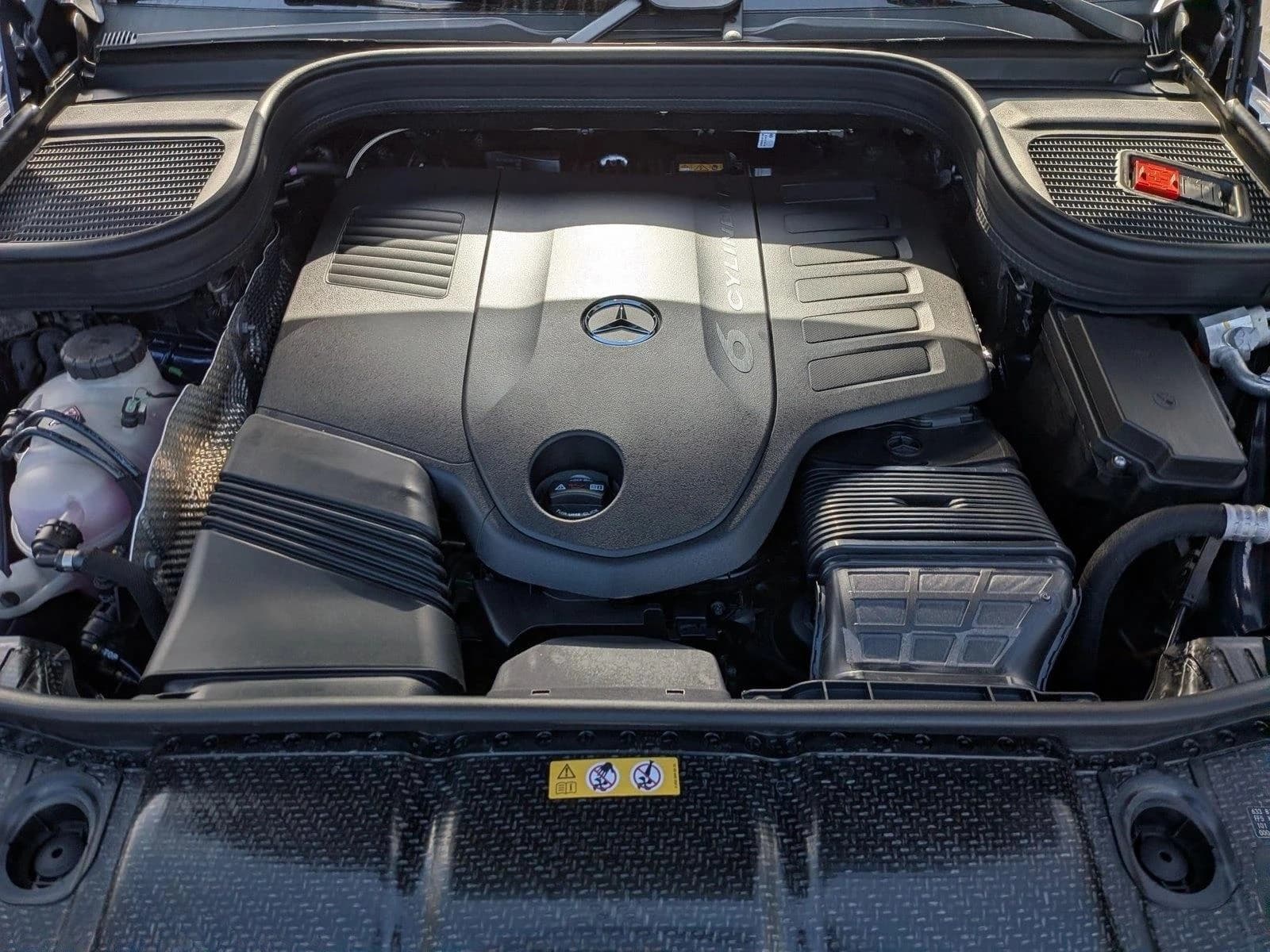 Mercedes-Benz GLS GLS 450 4MATIC SUV 2026 — side view