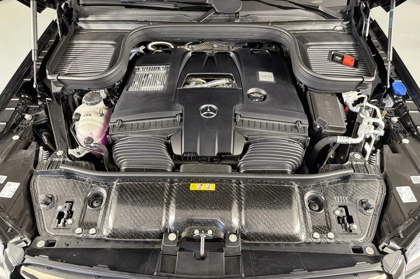 Mercedes-Benz GLS GLS 580 4MATIC SUV 2026 — side view