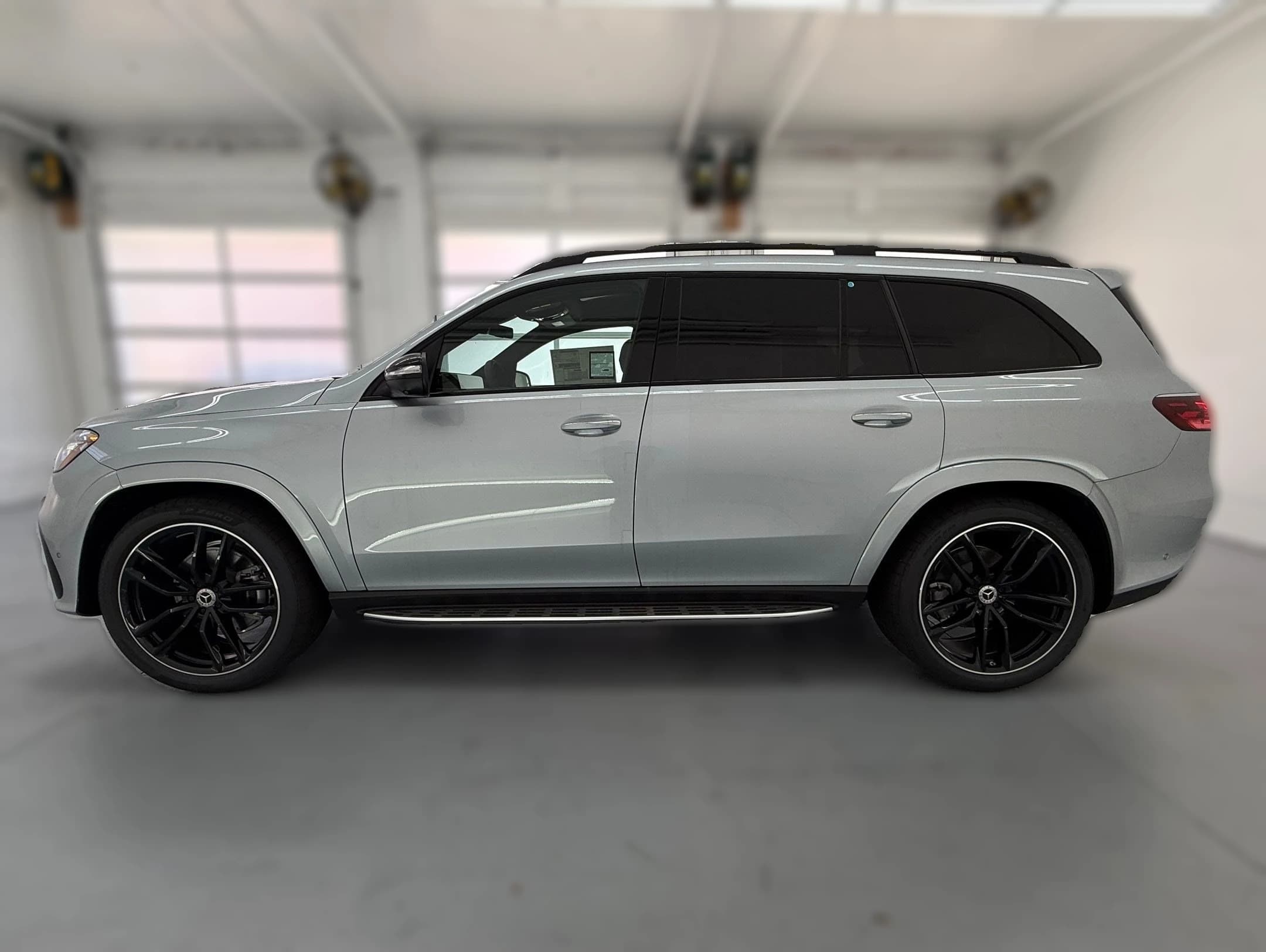 Mercedes-Benz GLS GLS 580 4MATIC SUV 2026 — side view