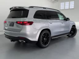 Mercedes-Benz GLS GLS 580 4MATIC SUV 2026 — side view