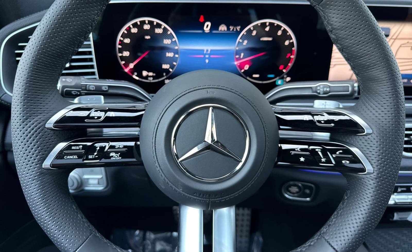 Mercedes-Benz GLS GLS 580 4MATIC SUV 2026 — side view