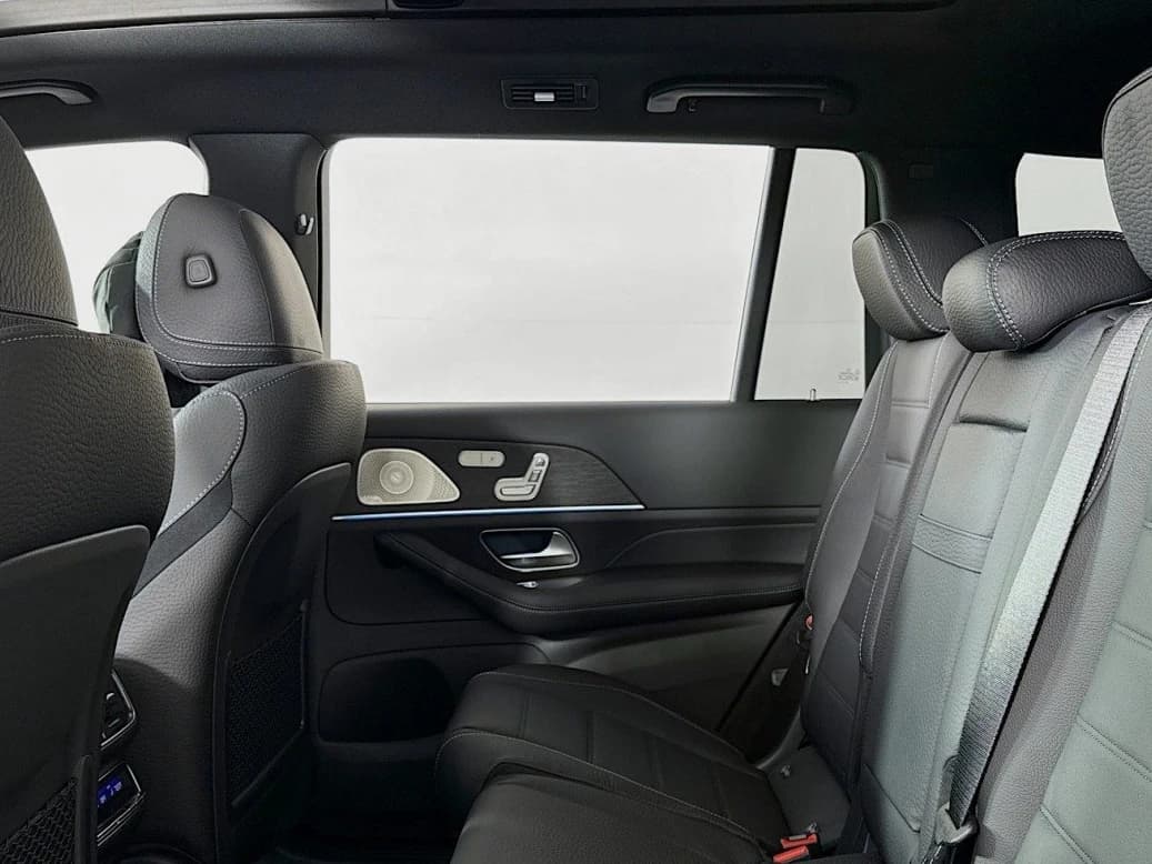 Mercedes-Benz GLS GLS 580 4MATIC SUV 2026 — side view