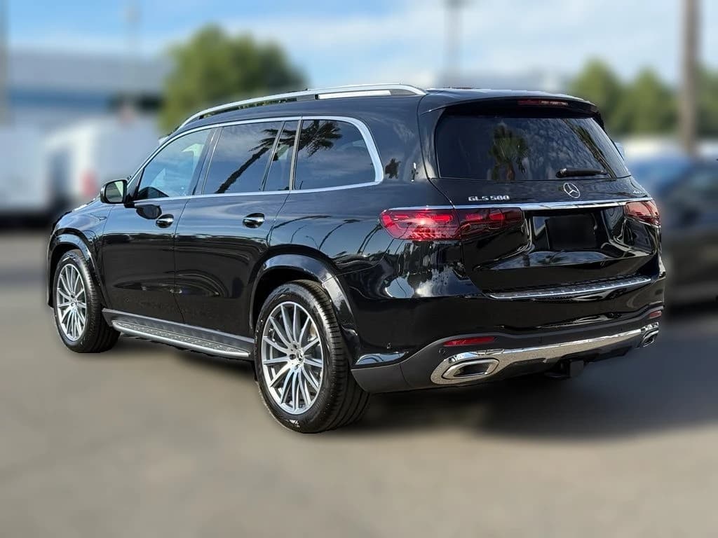 Mercedes-Benz GLS GLS 580 4MATIC SUV 2026 — side view