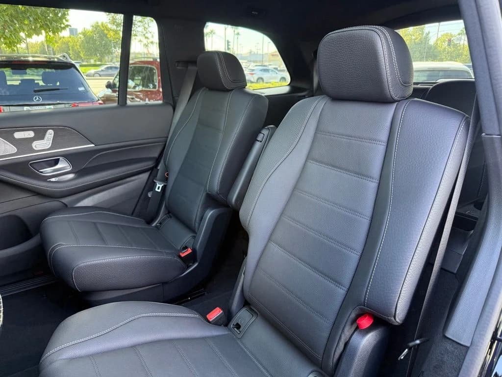 Mercedes-Benz GLS GLS 580 4MATIC SUV 2026 — side view