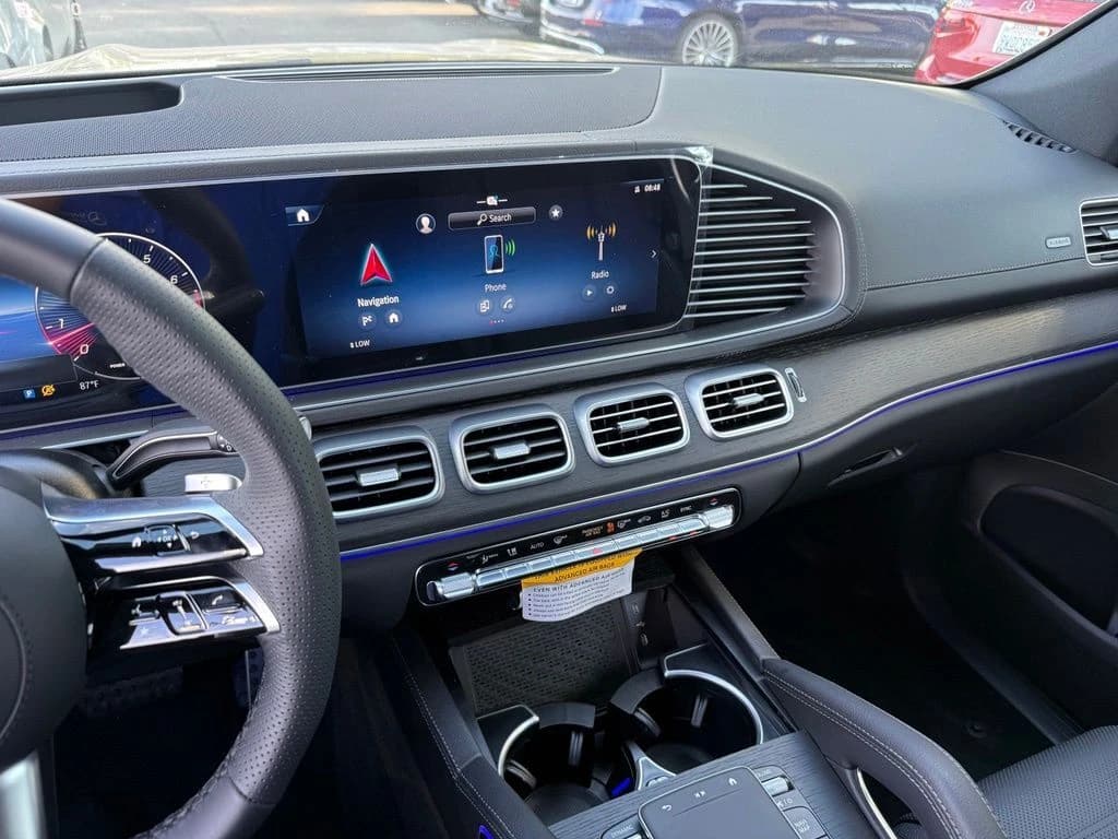 Mercedes-Benz GLS GLS 580 4MATIC SUV 2026 — side view