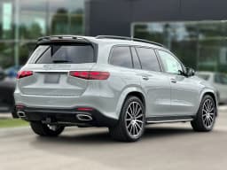 Mercedes-Benz GLS GLS 580 4MATIC SUV 2026 — side view