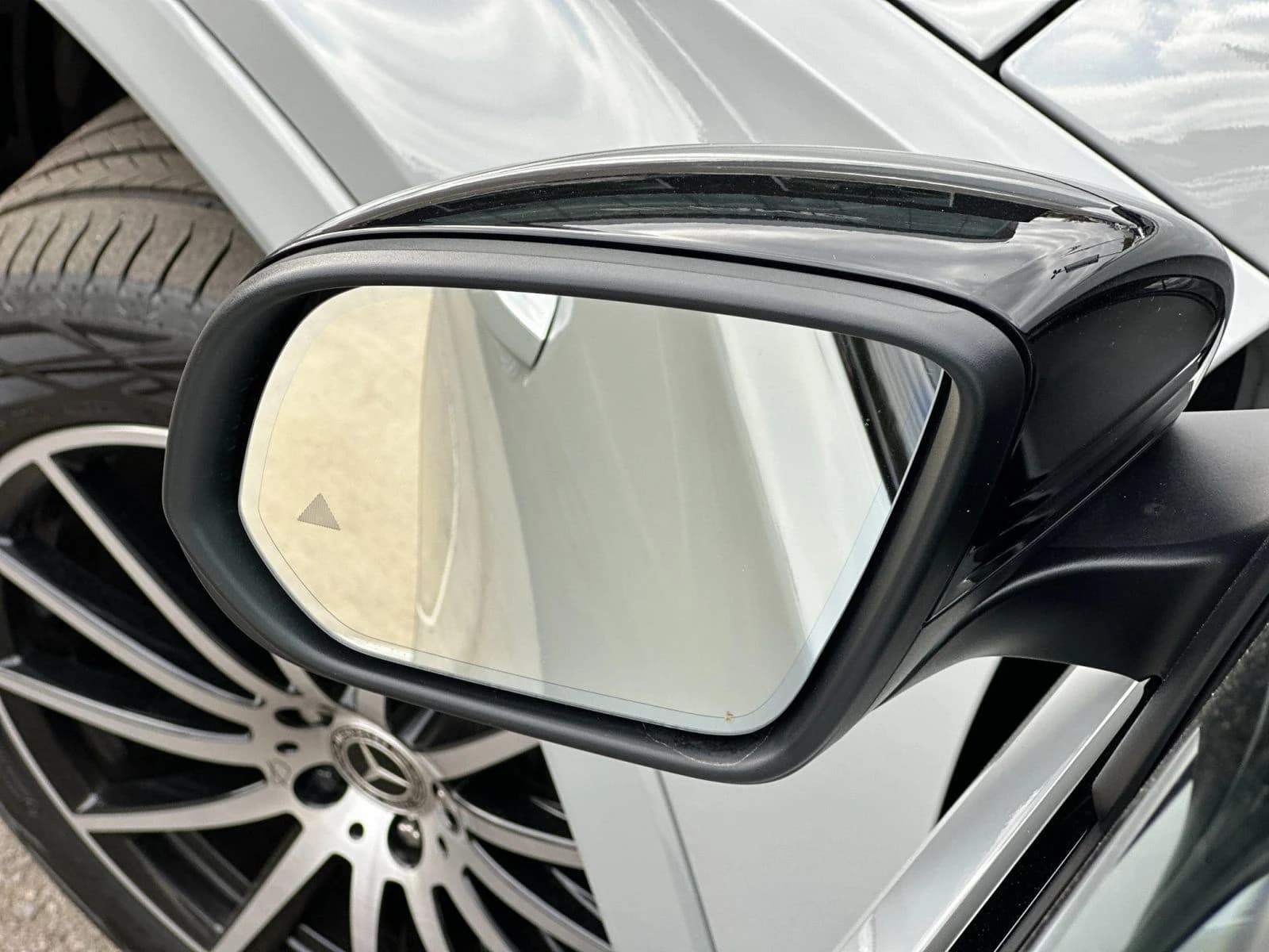 Mercedes-Benz GLS GLS 580 4MATIC SUV 2026 — side view