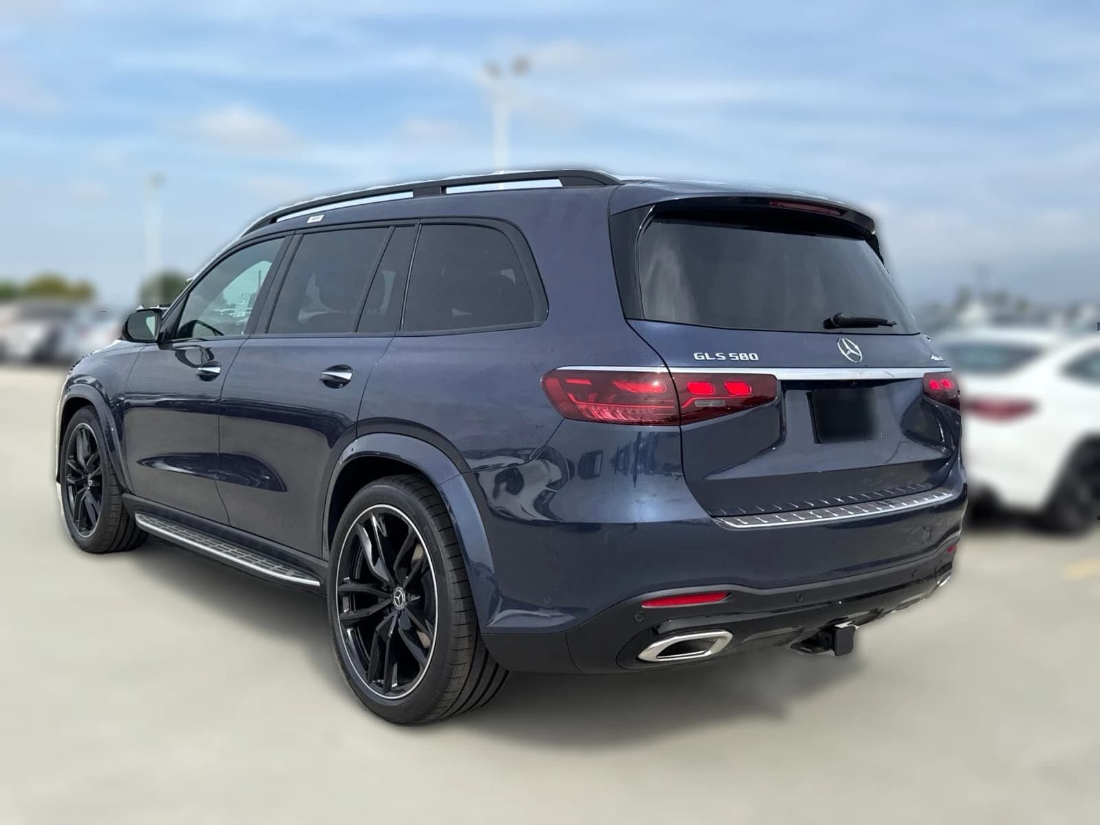 Mercedes-Benz GLS GLS 580 4MATIC SUV 2026 — side view