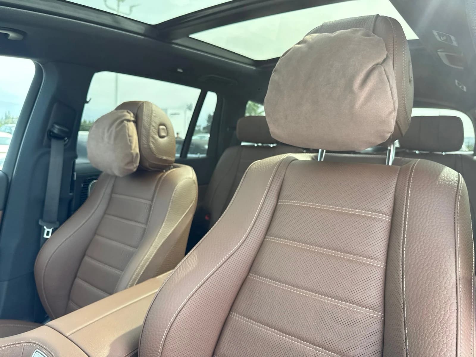Mercedes-Benz GLS GLS 580 4MATIC SUV 2026 — side view